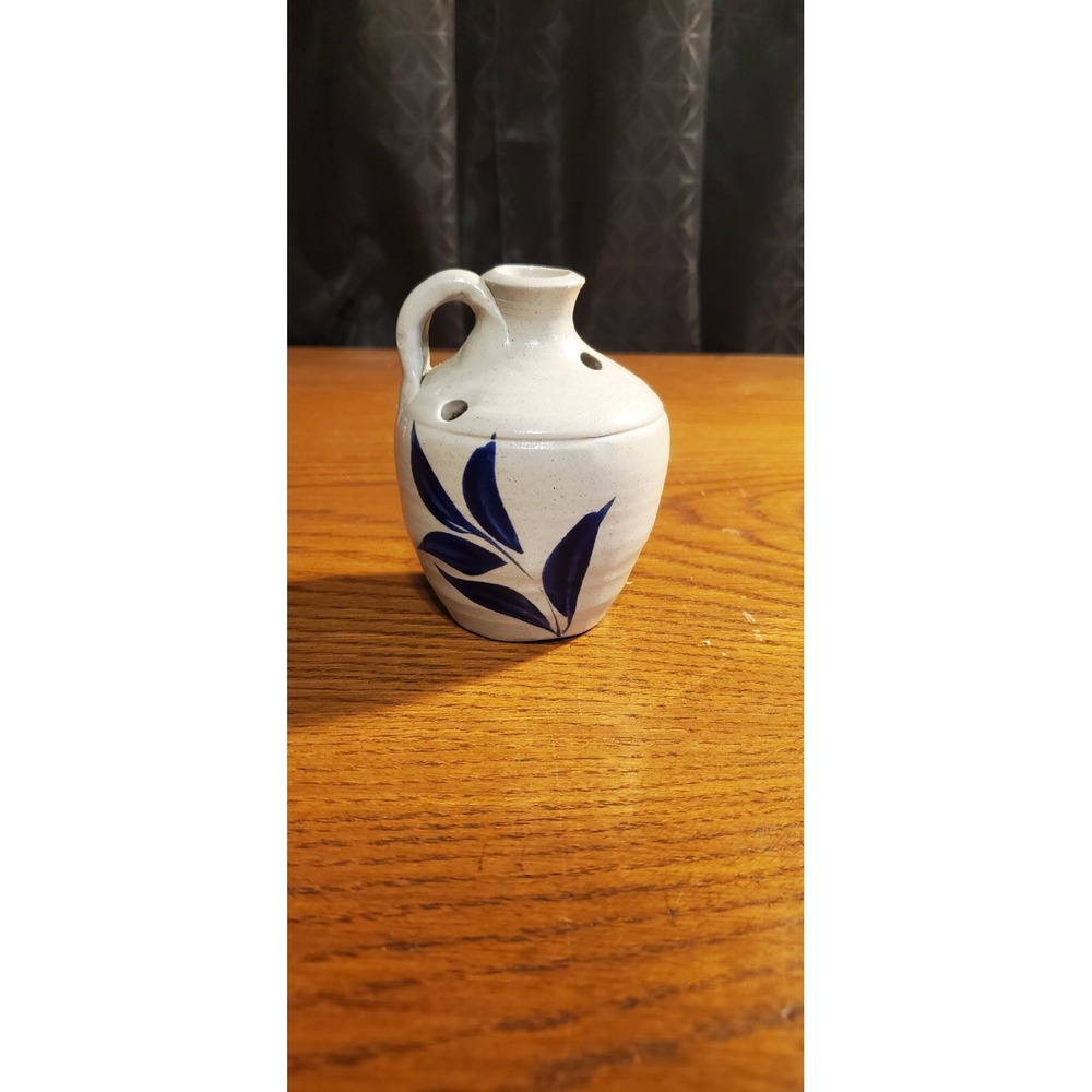 Vintage Williamsburg Pottery Vase Salt Glaze Blue Flower Frog‎ Jug Bud Vase 1998